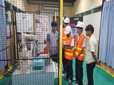 “UpSkill–ReSkill นักศึกษา! DEPA และ เอ็น.พี. โรโบติกส์ แอนด์ โซลูชั่น จำกัด หนุนสร้างทักษะควบคุมหุ่นยนต์อุตสาหกรรม”