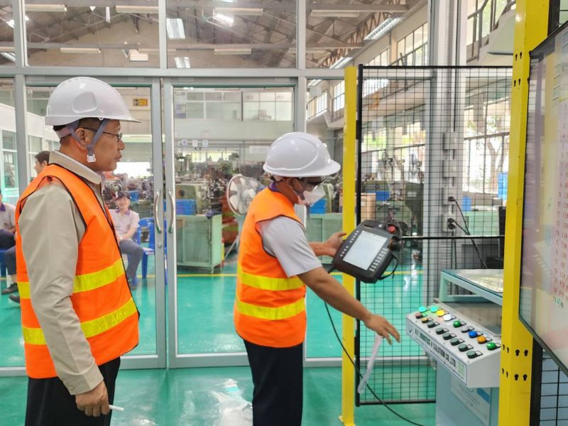บุคลากร คอ.ร่วมเป็น “ผู้ทดสอบมาตรฐานฝีมือแรงงาน” ยกระดับคุณภาพแรงงานไทย