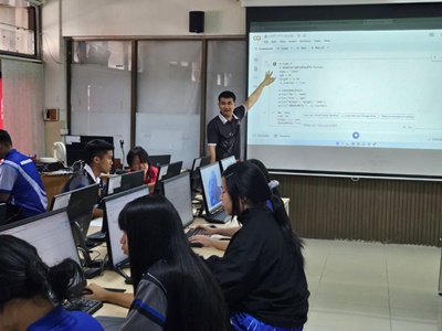 บุคลากร คอ. เป็นวิทยากรค่ายส่งเสริมวิชาการ เรื่อง การเขียนโปรแกรมคอมพิวเตอร์