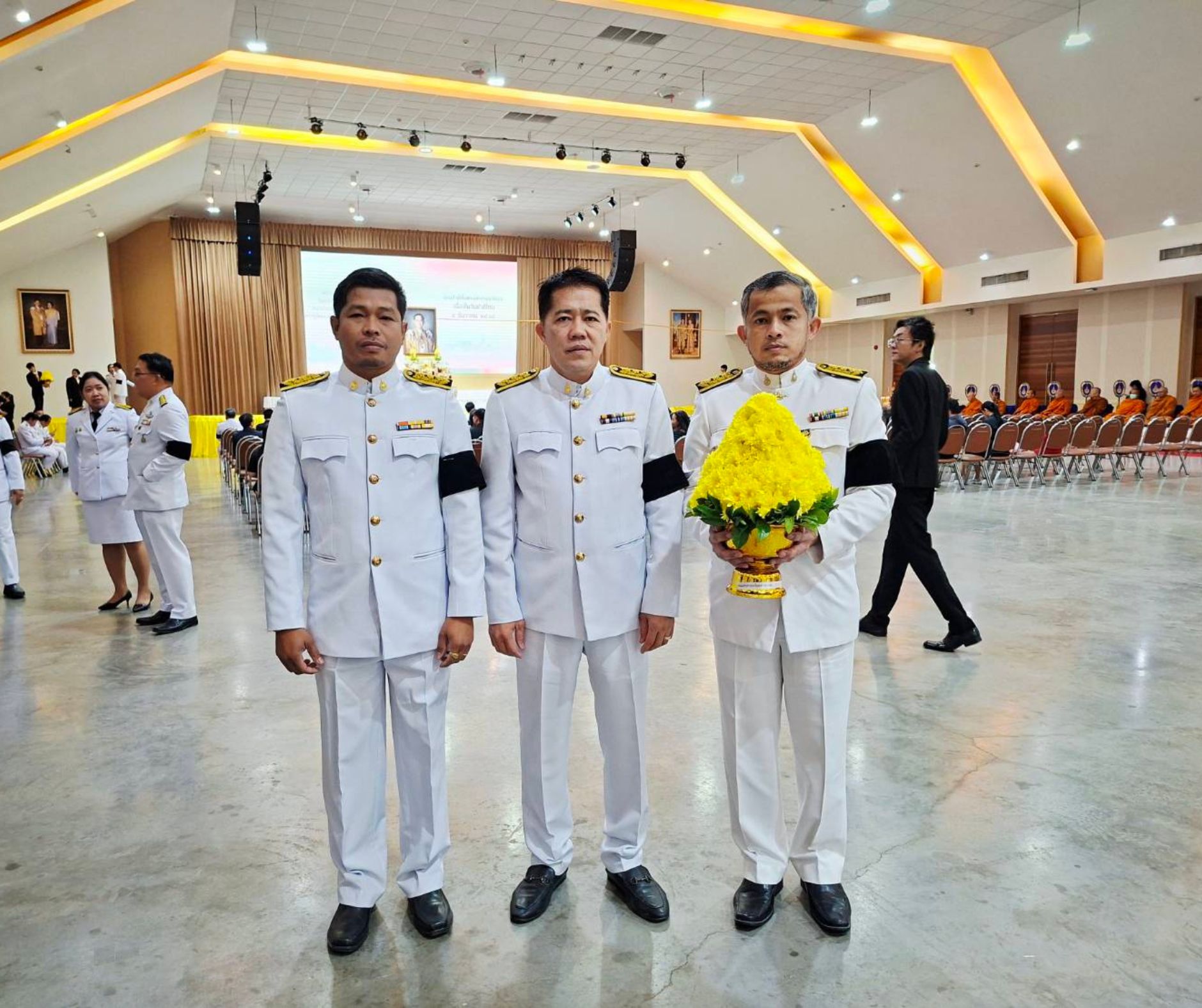 ตัวแทนบุคลากร คอ. เข้าร่วมพิธีน้อมสำนึกในพระมหากรุณาธิคุณเนื่องใน "วันชาติไทย"