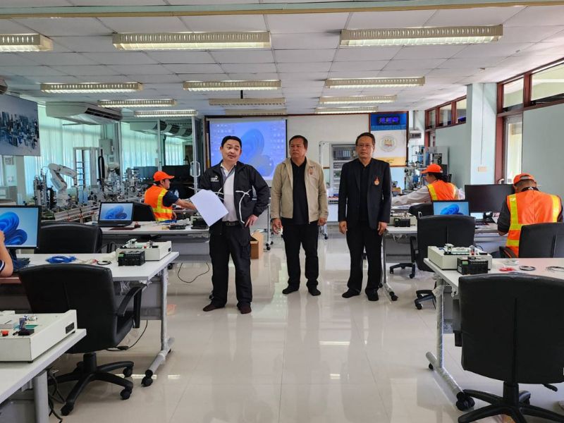 บุคลากร คอ.ร่วมเป็นผู้ทดสอบมาตรฐานฝีมือแรงงาน สาขาโปรแกรมเมเบิ้ลลอจิกคอนโทรลเลอร์ PLC ระดับ 1