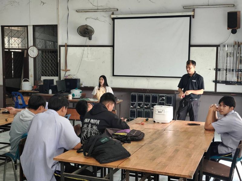 สาขาวิชาวิศวกรรมอิเล็กทรอนิกส์ฯ จัดโครงการ การออกแนะแนวด้วยการส่งเสริมความรู้ทางด้านวิชาชีพให้กับนักเรียนมัธยมศึกษาตอนปลาย สัปดาห์ที่ 2