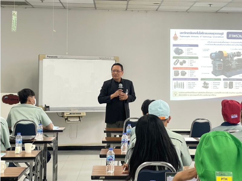 บุคลากร คอ. เป็นวิทยากรบรรยาย "การบำรุงรักษาเครื่องจักรเพื่อเพิ่มผลผลิต" ให้กับบริษัท ฟูจิคูระ อิเล็กทรอนิกส์ (ประเทศไทย) จำกัด